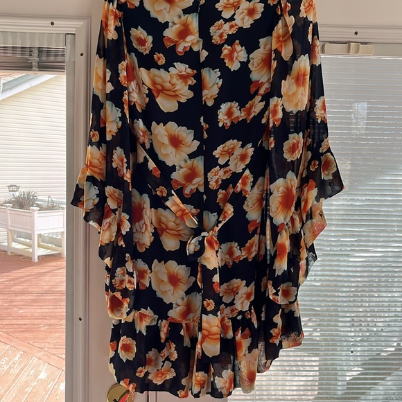 Navy floral betsy Johnson tunic - Picture 4 of 4